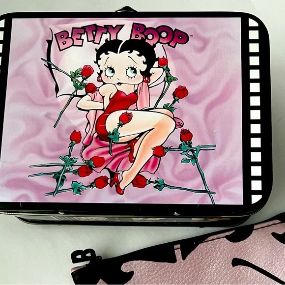 Vintage Betty Boop Tin lunch box and zipper pouch set - Picture 2 of 4